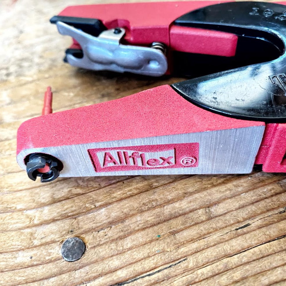 Tagger - Allflex Universal Applicator Gun – Raw + Refined Co.